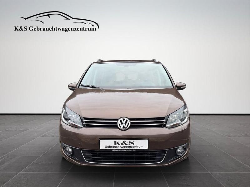 Gebraucht VW Touran Highline 140 PS (102 kW) 2011 Braun Van / Kleinbus