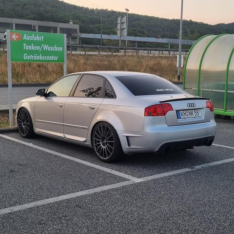 Silber Gebraucht 2005 Audi A4 Limousine | 25.000 € - Bild 1/4