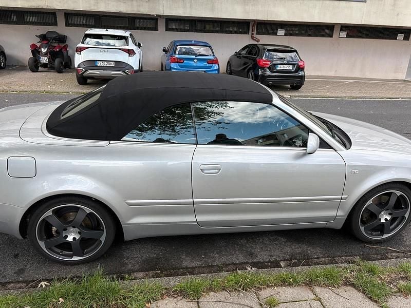 Silber Gebraucht 2003 Audi A4 Cabriolet Comfort Cabrio | 4.800 € (Teuer) - Bild 1/4