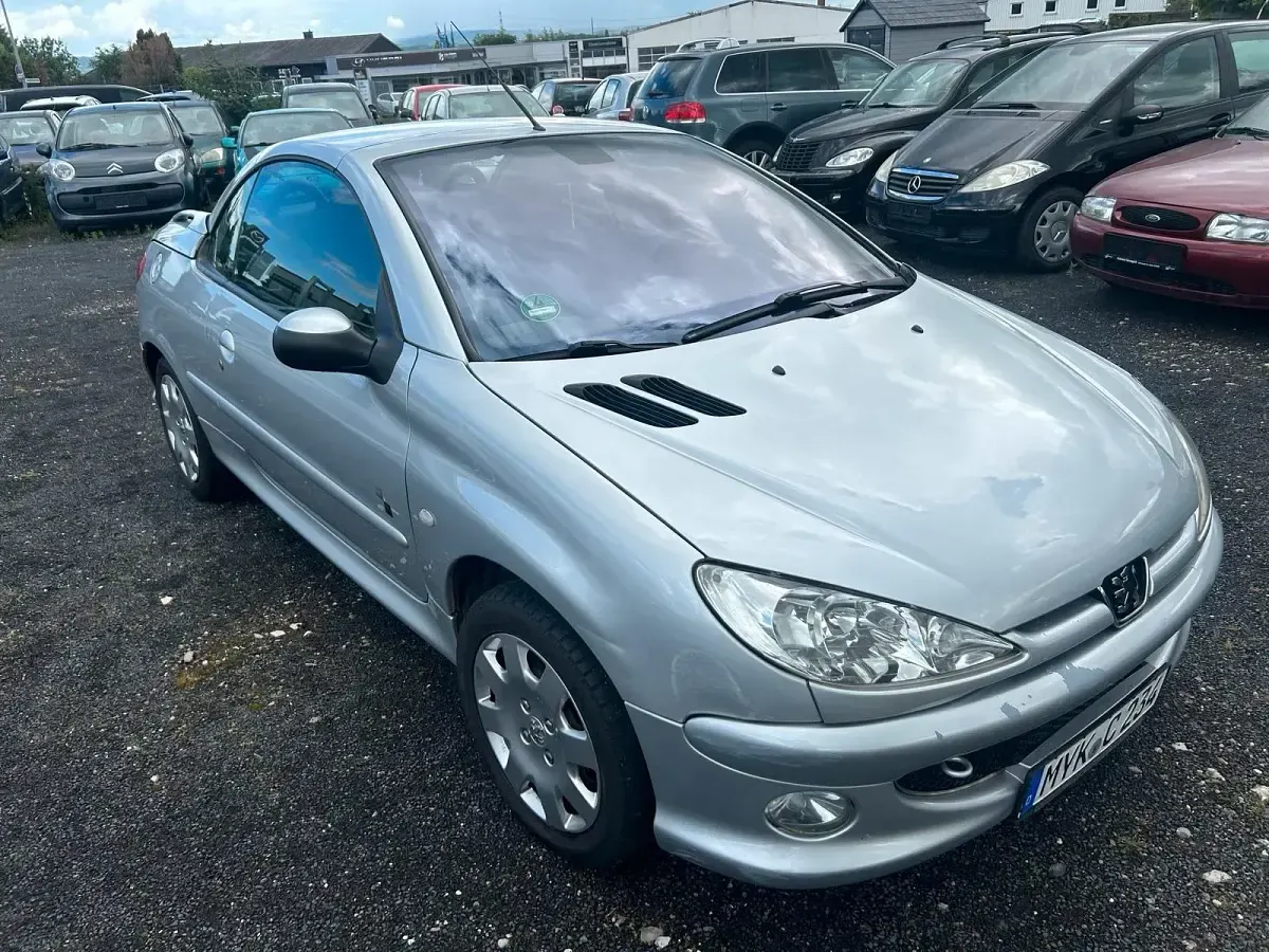 Gebraucht Peugeot 206 CC 109 PS (80 kW) 2003 Grau Cabrio