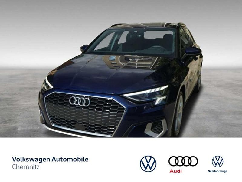 Navarrablau metallic Gebraucht 2024 Audi A3 e-tron Kleinwagen | 32.950 € (Teuer) - Bild 1/4