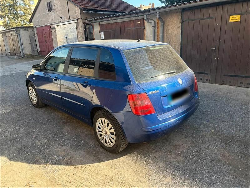 Gebraucht Fiat Stilo 105 PS (77 kW) 2006 Blau Kleinwagen