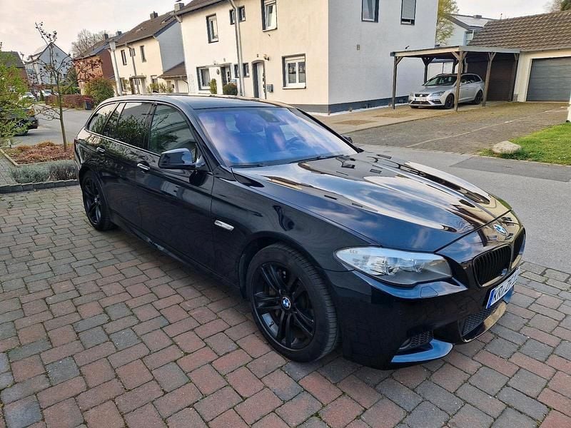 Schwarz Gebraucht 2011 BMW 535 Shadowline Kombi | 9.999 € (Superpreis) - Bild 1/4