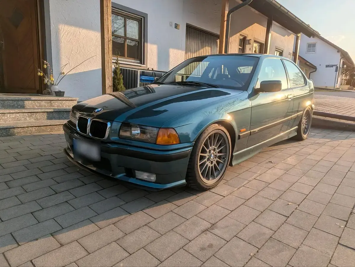 Gebraucht BMW 323 170 PS (125 kW) 1998 Grün Limousine
