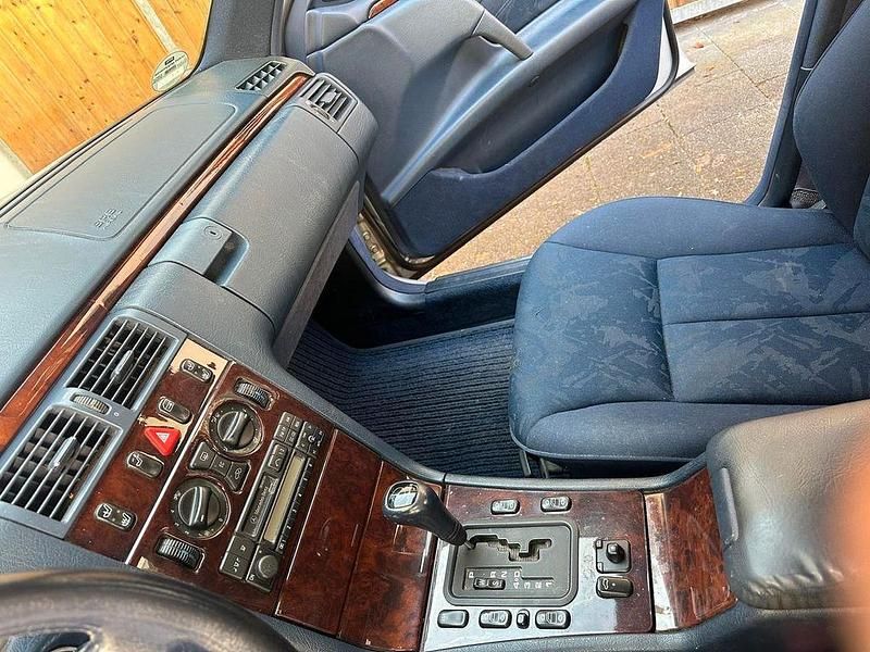 Gebraucht Mercedes E230 150 PS (110 kW) 1997 Silber Limousine