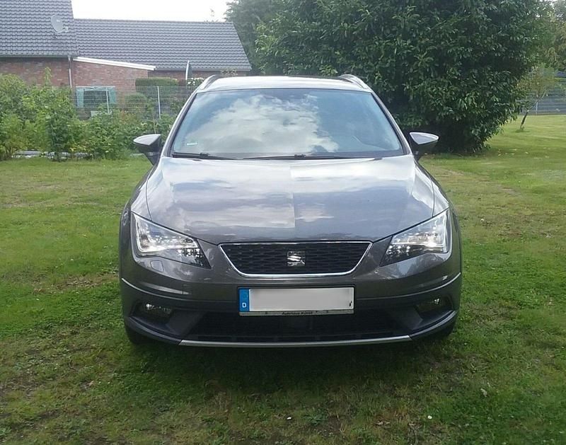 Braun Gebraucht 2014 Seat Leon 4Drive Kombi | 10.999 € - Bild 1/4