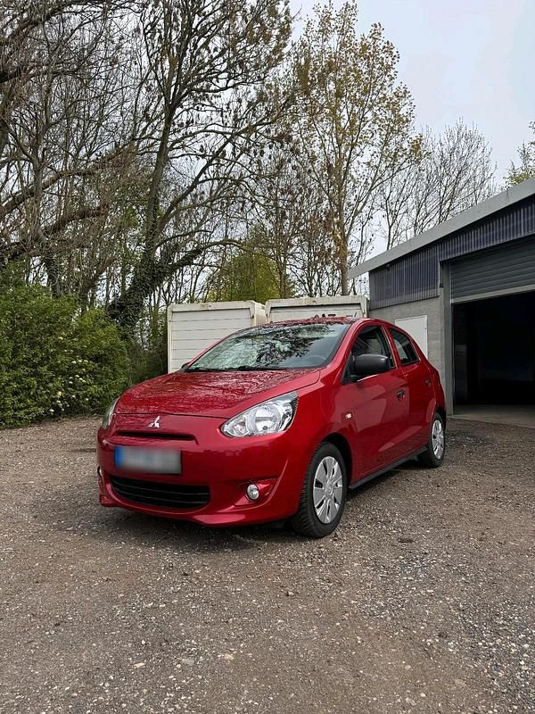 Gebraucht Mitsubishi Space Star 71 PS (52 kW) 2014 Rot Van / Kleinbus