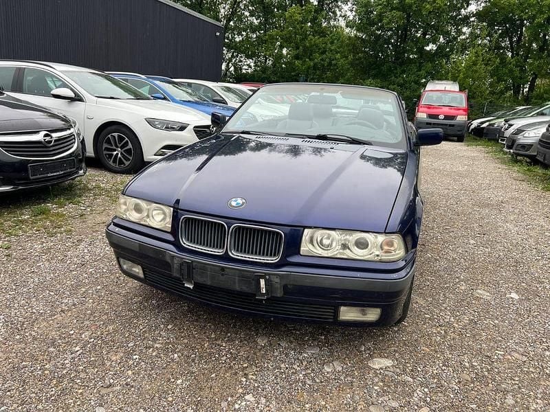 Gebraucht BMW 320 Cabriolet 150 PS (110 kW) 1996 Blau Cabrio