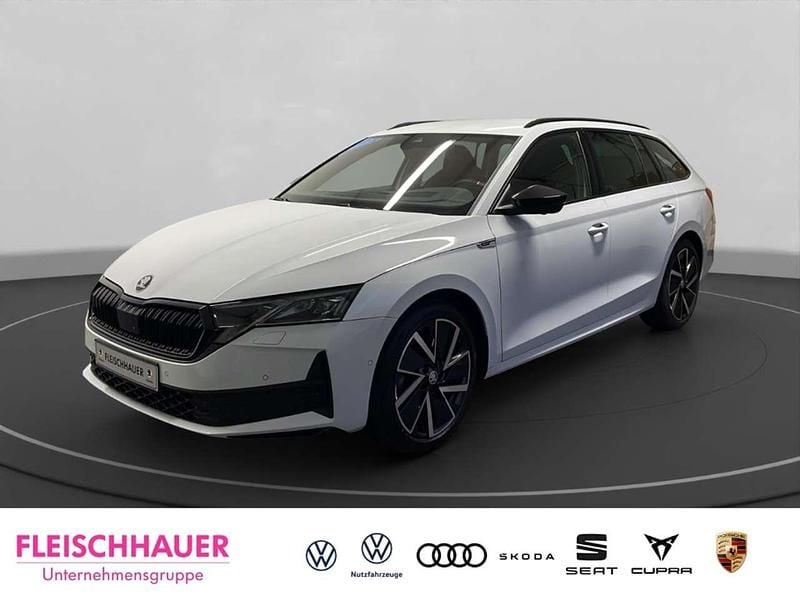 Moonweiss metallic Gebraucht 2024 Skoda Octavia SportLine Kombi | 33.980 € (Fairer Preis) - Bild 1/4