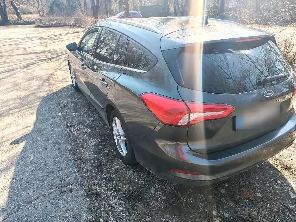 Gebraucht Ford Focus Trend 120 PS (88 kW) 2019 Grau Kombi