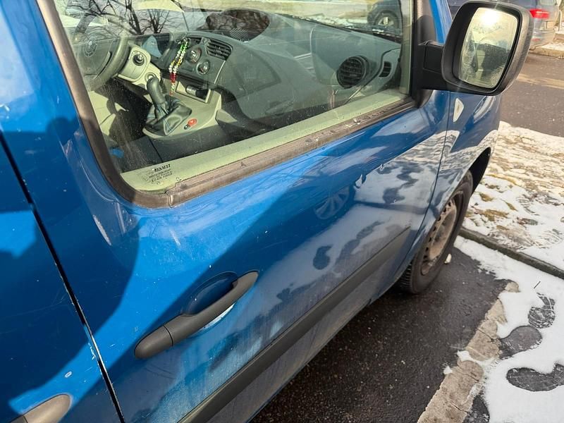 Gebraucht Renault Kangoo 70 PS (51 kW) 2010 Blau Limousine