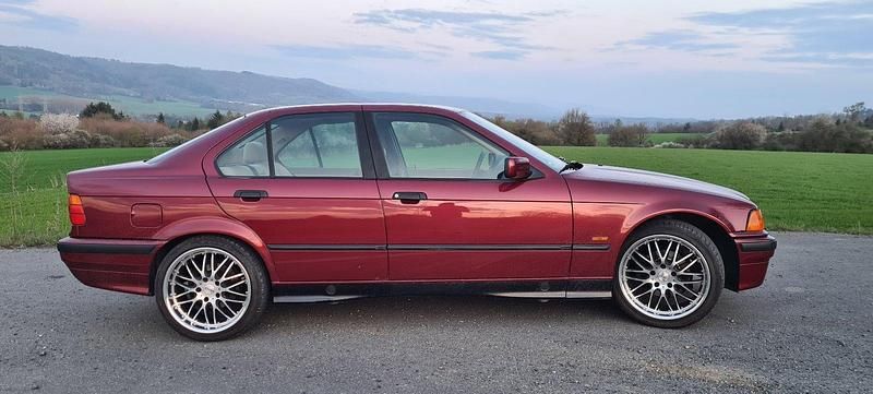 Second-hand BMW 320 150 CP (110 kW) 1996 Roșu Berlinǎ