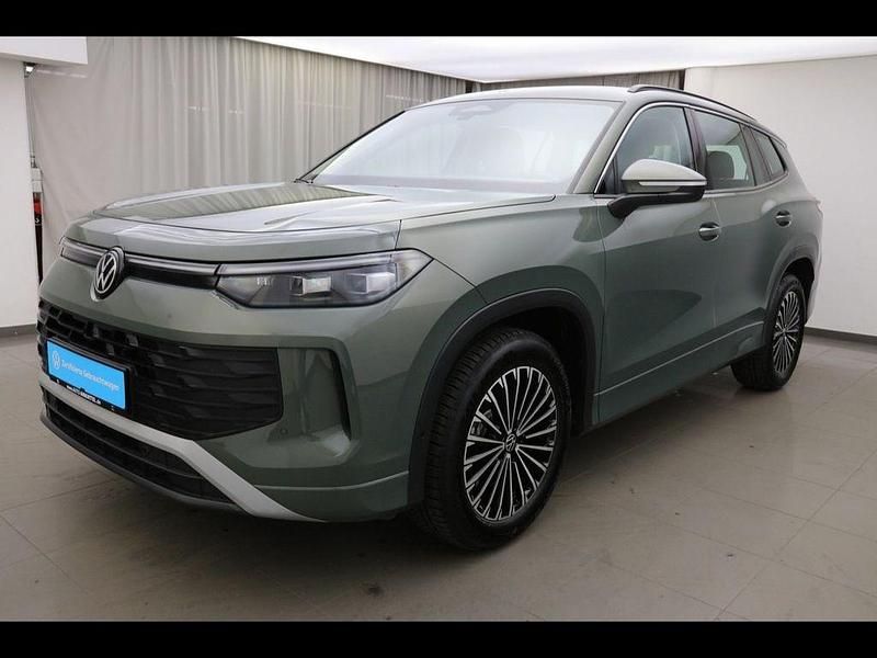 Gebraucht VW Tayron Life 150 PS (110 kW) 2025 Cipressinogrün (green), metallic SUV
