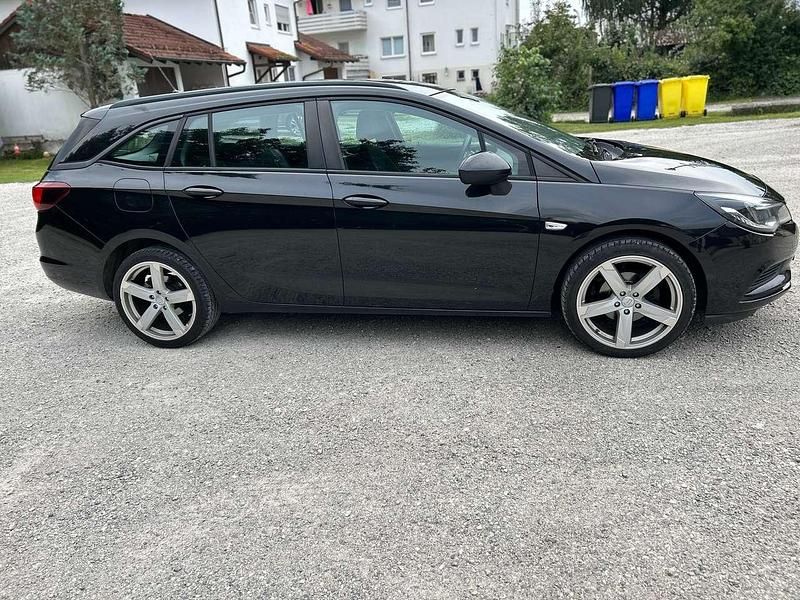 Gebraucht Opel Astra 110 PS (80 kW) 2016 Schwarz Kombi