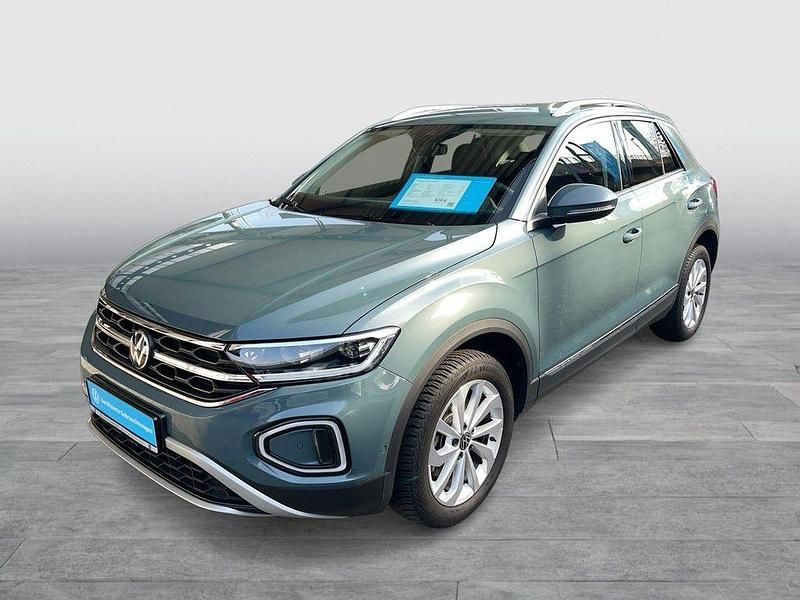 Gebraucht VW T-Roc Style 150 PS (110 kW) 2024 Petroleum blue metallic SUV