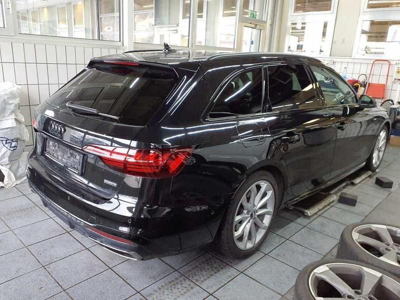 Gebraucht Audi A4 S-Line 204 PS (150 kW) 2022 Mythosschwarz metallic (metallic) Kombi