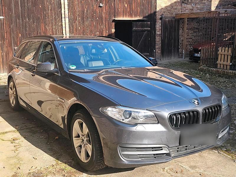 Gebraucht BMW 520 190 PS (139 kW) 2016 Silber Kombi