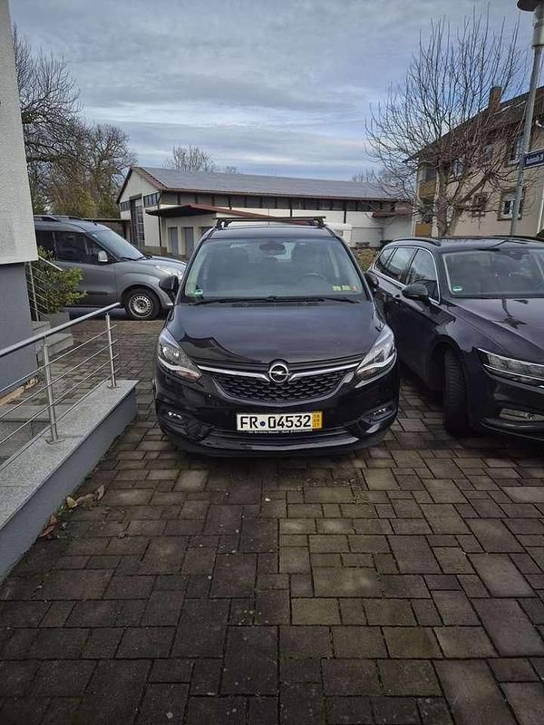 Gebraucht Opel Zafira 140 PS (102 kW) 2018 Schwarz Van / Kleinbus