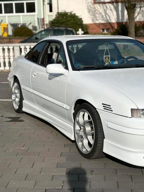Weiß Gebraucht 1994 Opel Calibra Coupé | 7.000 € - Bild 1/4