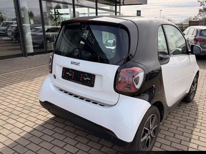 Gebraucht Smart ForTwo Electric Drive 60 kW (82 PS) 2024 Bodypanels in white Coupé