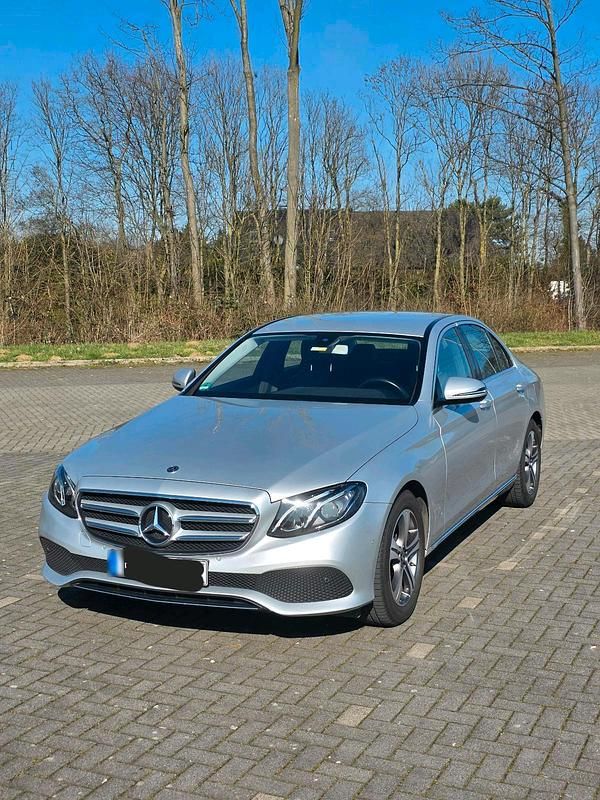 Gebraucht Mercedes E200 184 PS (135 kW) 2018 Silber Limousine