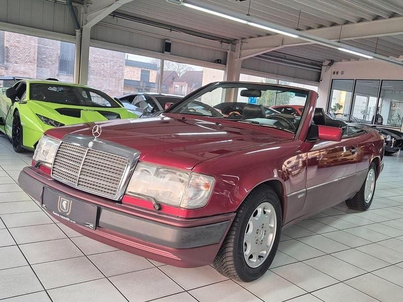 Gebraucht Mercedes E300 Sportline 220 PS (161 kW) 1992 Rot Cabrio