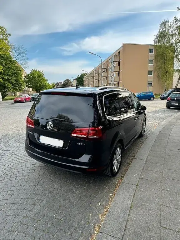 Gebraucht VW Sharan Trendline 150 PS (110 kW) 2017 Schwarz Van / Kleinbus