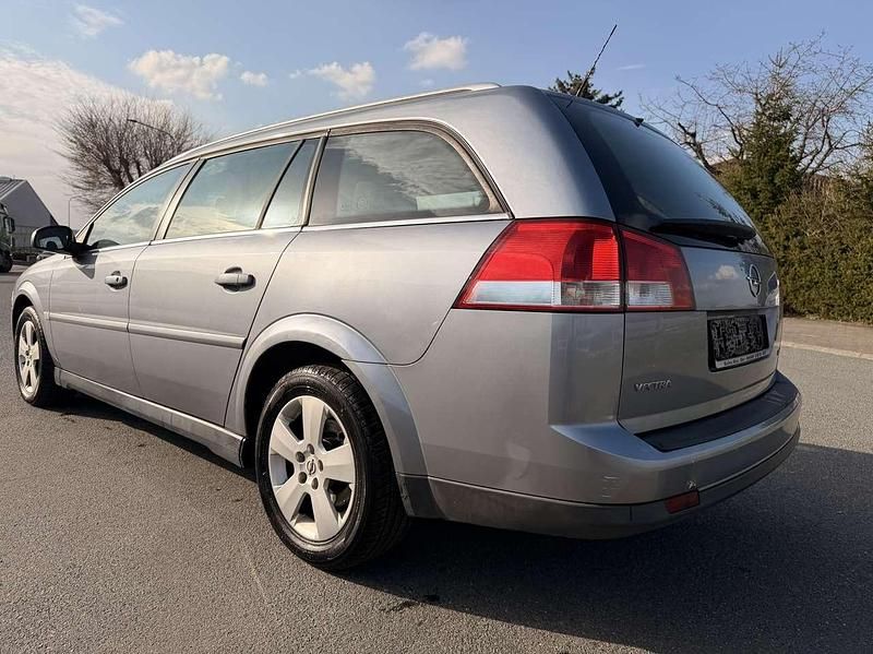 Gebraucht Opel Vectra Edition 150 PS (110 kW) 2006 Lichtsilber m2 Kombi