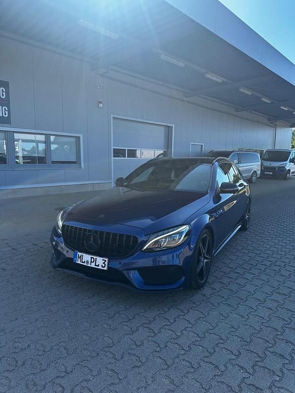 Blau Gebraucht 2016 Mercedes C250 AMG Kombi | 14.800 € (Fairer Preis) - Bild 1/4