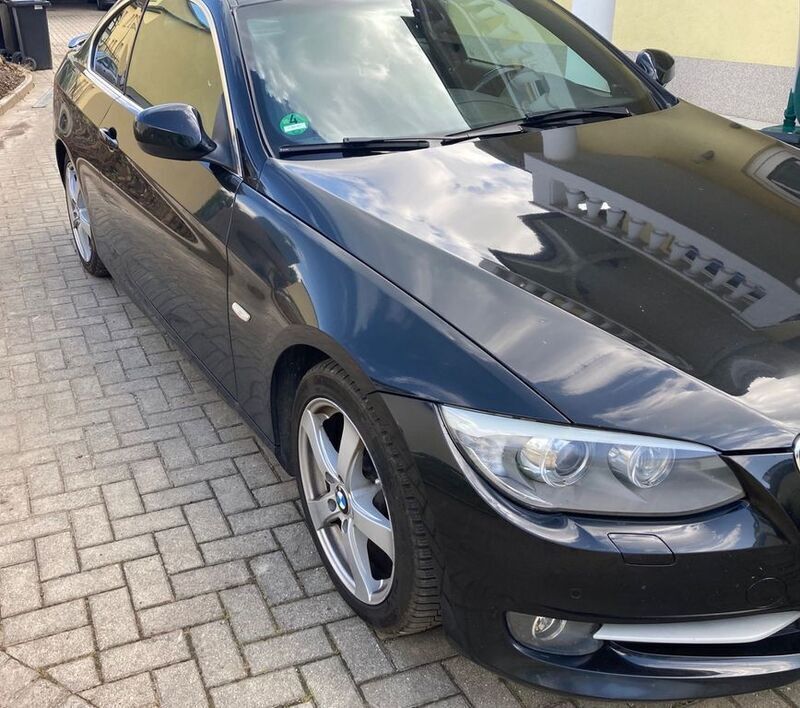 Schwarz Gebraucht 2010 BMW 325 Coupé | 11.999 € (Guter Preis) - Bild 1/4