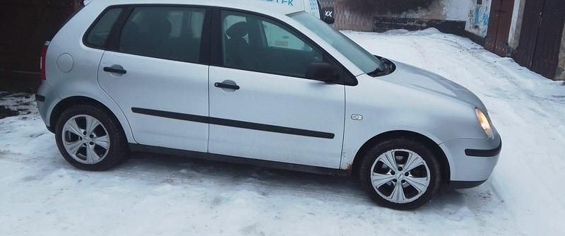 Gebraucht VW Polo Basis 64 PS (47 kW) 2004 Silber Kleinwagen