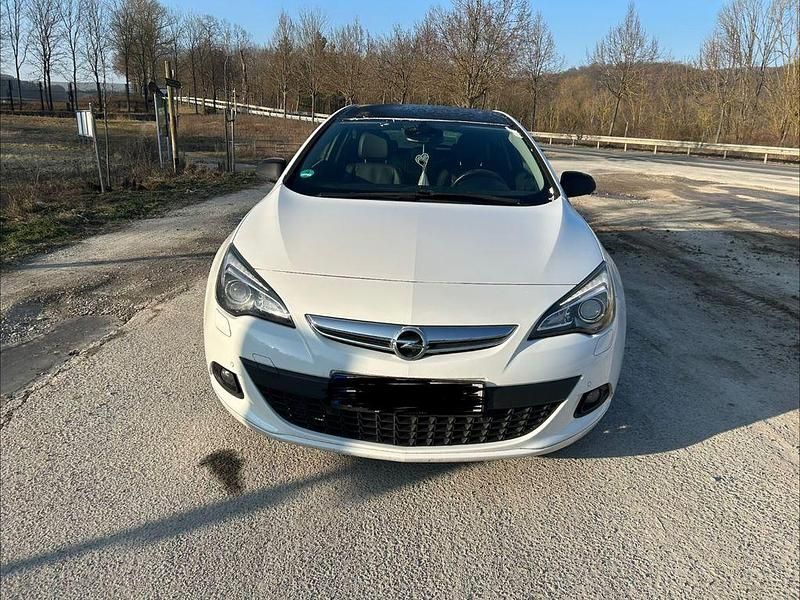 Gebraucht Opel Astra GTC OPC 165 PS (121 kW) 2013 Weiß Limousine