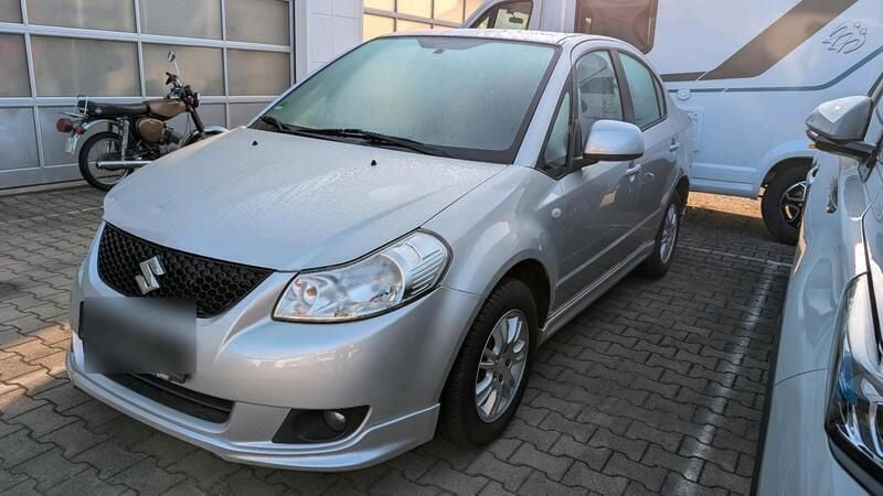 Silber Gebraucht 2009 Suzuki SX4 Comfort Limousine | 2.200 € (Guter Preis) - Bild 1/4