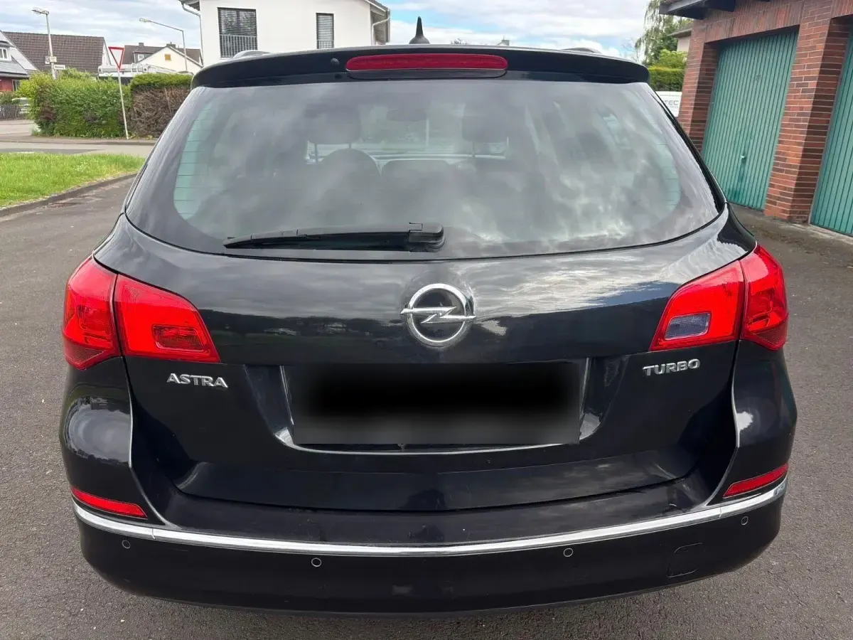 Gebraucht Opel Astra 140 PS (102 kW) 2015 Schwarz Kombi