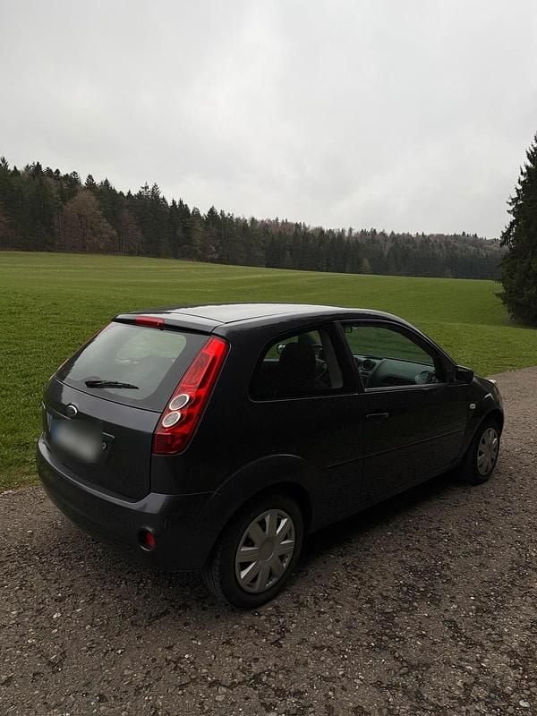 Second-hand Ford Fiesta 60 CP (44 kW) 2007 Gri Hatchback