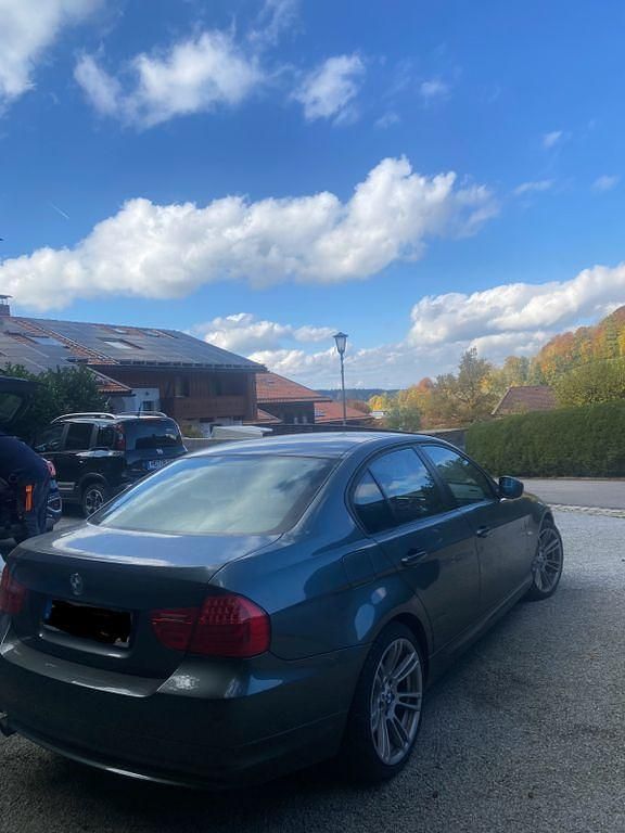 Gebraucht BMW 318 143 PS (105 kW) 2008 Grau Limousine