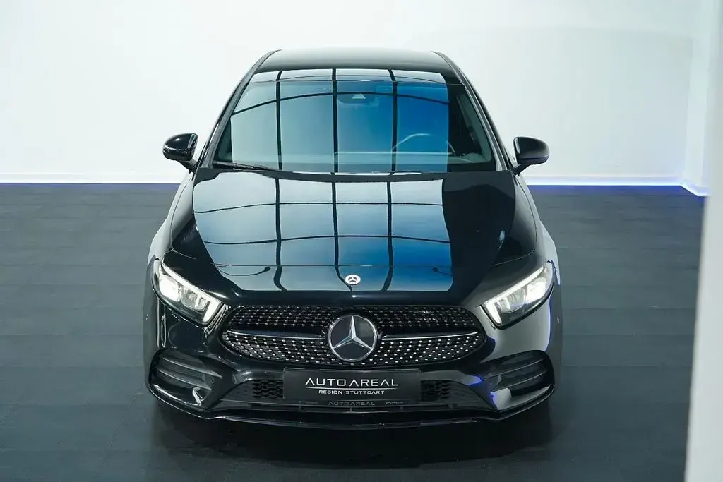 Gebraucht Mercedes A180 116 PS (85 kW) 2022 Schwarz Limousine
