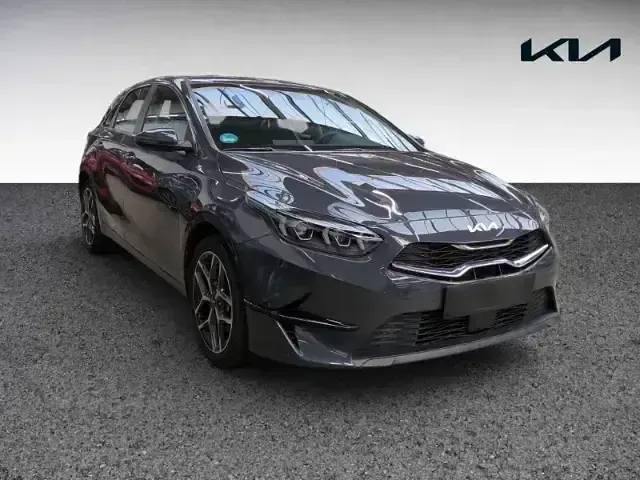 Gebraucht Kia Ceed Spirit 140 PS (102 kW) 2025 Grau Kleinwagen
