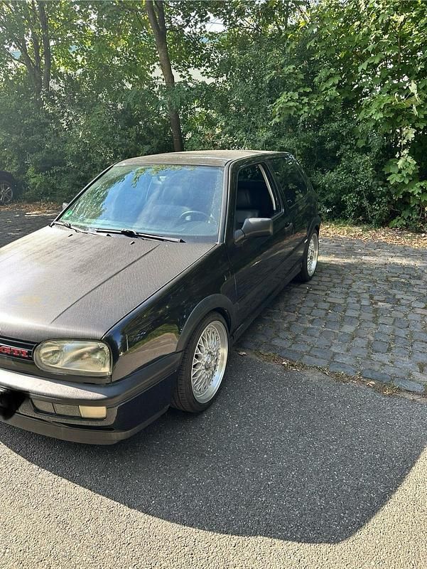 Schwarz Gebraucht 1994 VW Golf III Edition Kleinwagen | 3.900 € - Bild 1/4