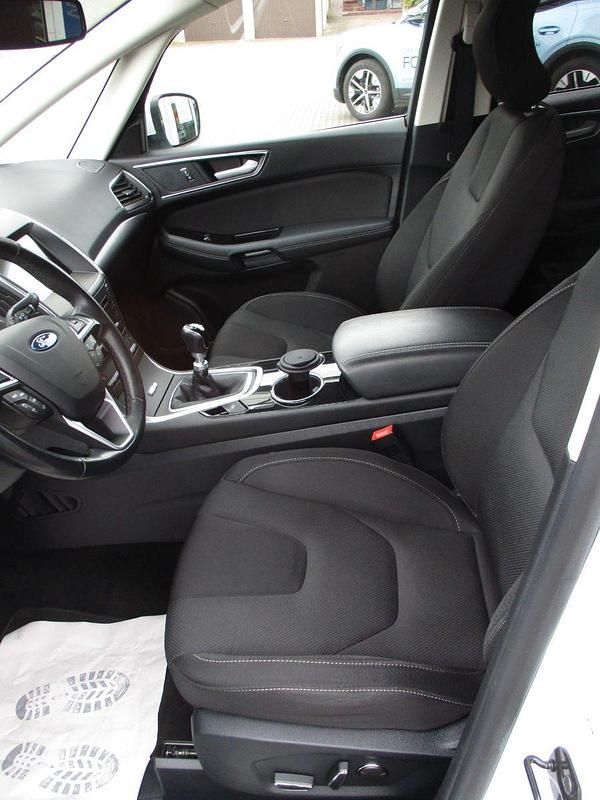 Gebraucht Ford S-MAX Titanium 165 PS (121 kW) 2019 Weiß Van / Kleinbus