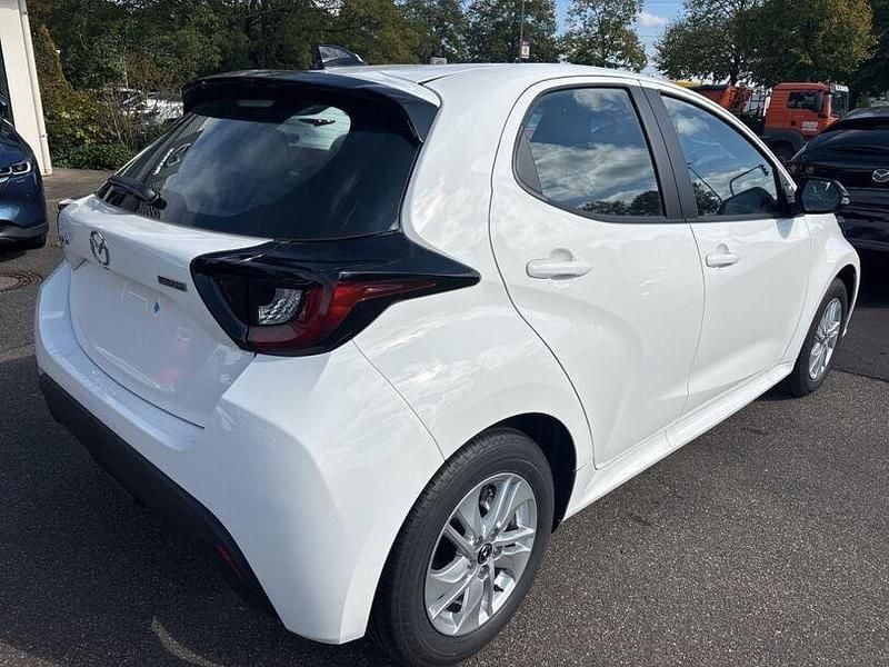 Neu Mazda 2 Center-Line 116 PS (85 kW) 2025 Weiß Limousine