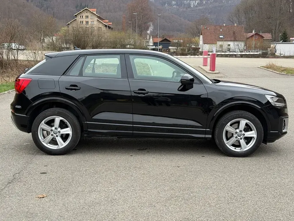 Gebraucht Audi Q2 Sport 150 PS (110 kW) 2018 Schwarz SUV
