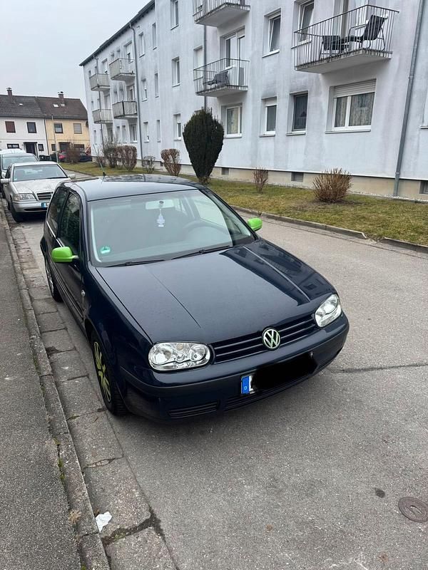 Gebraucht VW Golf IV 70 PS (51 kW) 2002 Blau Kleinwagen