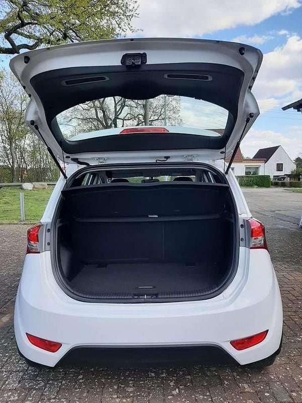 Gebraucht Hyundai ix20 Classic 125 PS (91 kW) 2019 Weiß Kleinwagen
