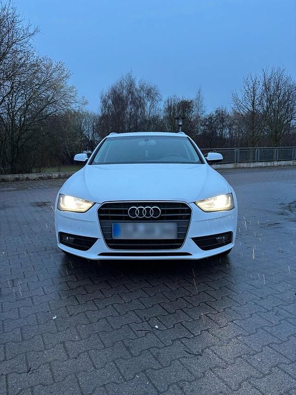 Gebraucht Audi A4 Ambiente 150 PS (110 kW) 2013 Weiß Kombi