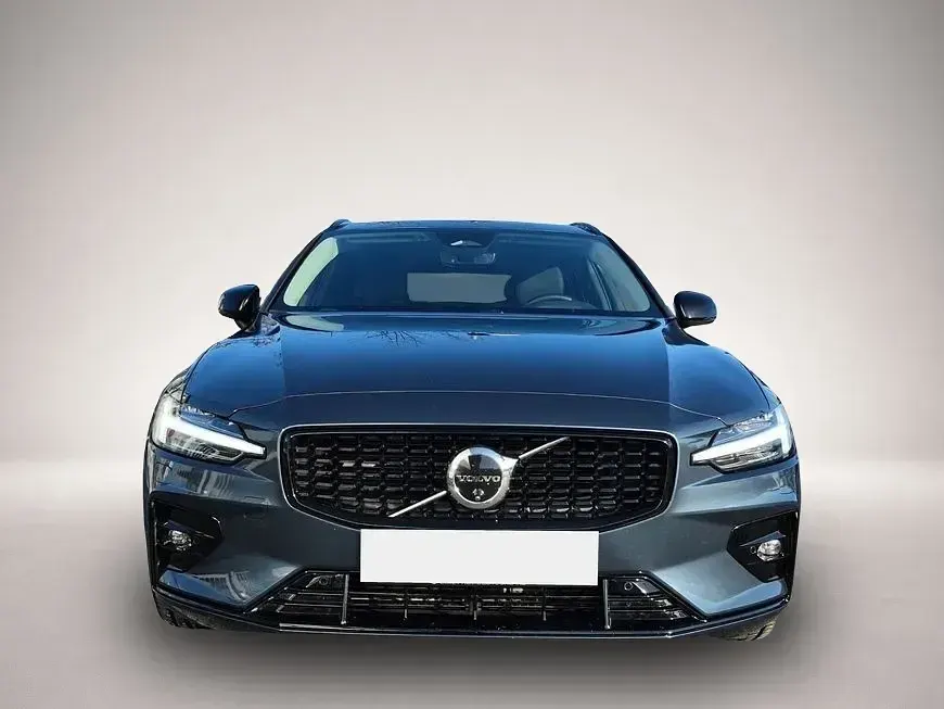 Gebraucht Volvo V60 Plus 197 PS (144 kW) 2025 Kombi