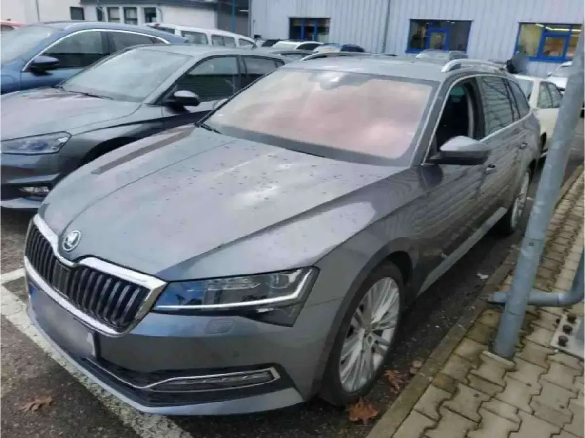 Gebraucht Skoda Superb Style 200 PS (147 kW) 2023 Graphitegrau metallic Kombi