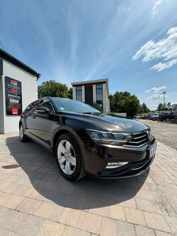 Braun Gebraucht 2020 VW Passat Business Kombi | 21.500 € (Fairer Preis) - Bild 1/4