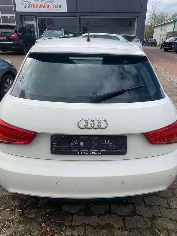 Gebraucht Audi A1 Attraction 86 PS (63 kW) 2012 Amalfiweiss Kleinwagen