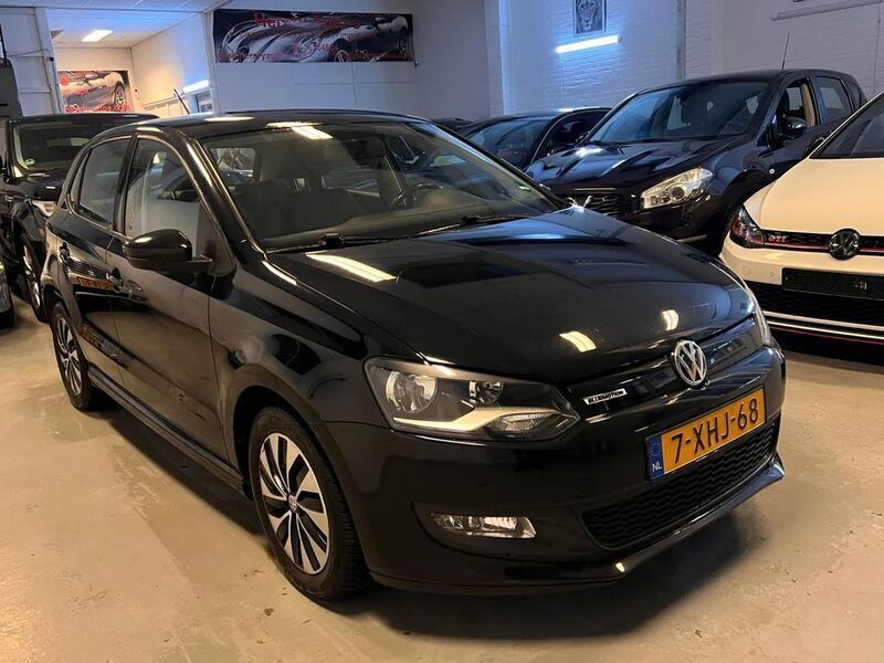 Schwarz Gebraucht 2014 VW Polo Limousine | 6.100 € (Guter Preis) - Bild 1/4